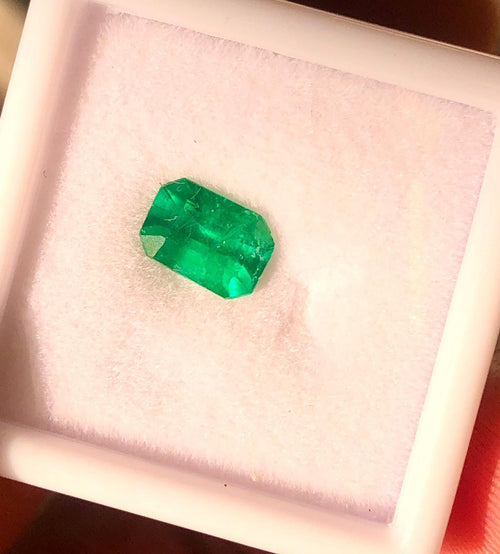 GIA certified loose cut emerald for ring pendant

