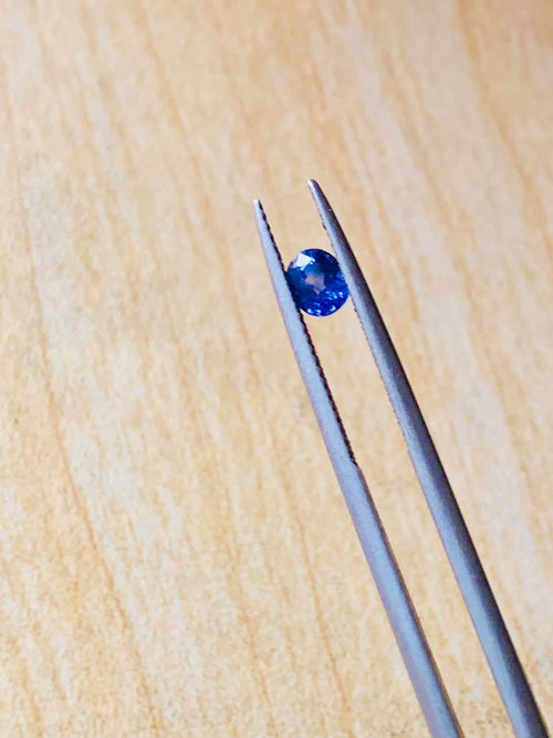 oval cut blue sapphire engagement ring

