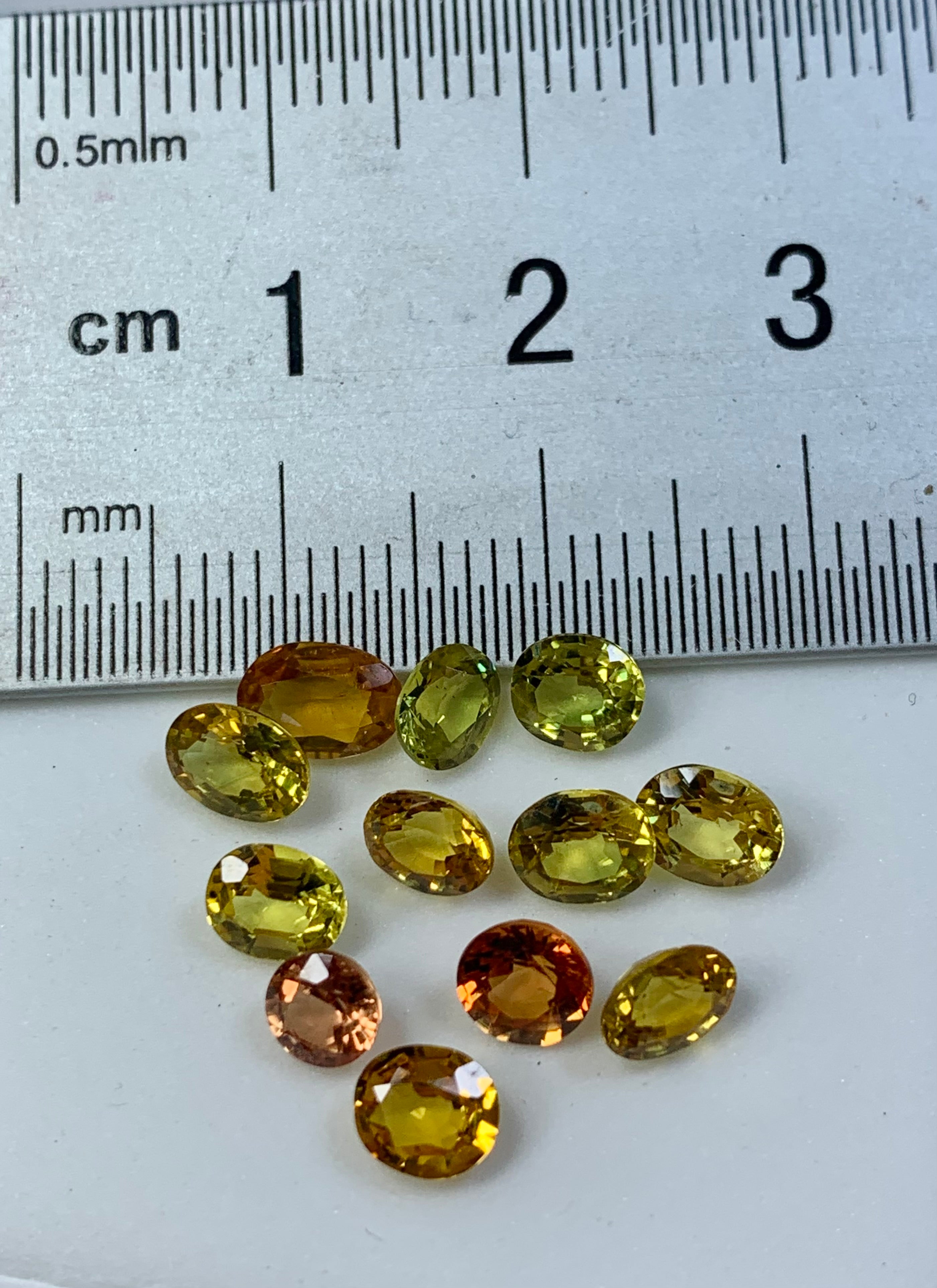 orange sapphire crystal structure
